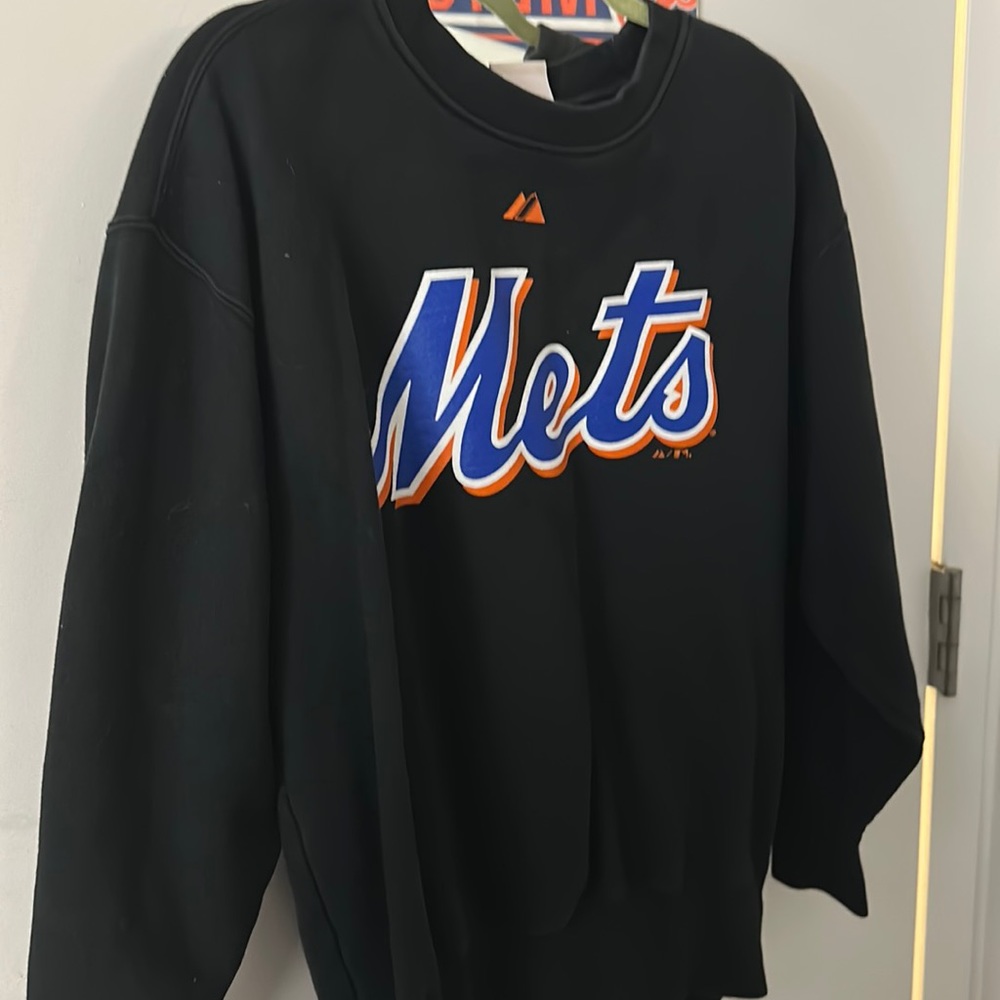 Black Mets Crewneck